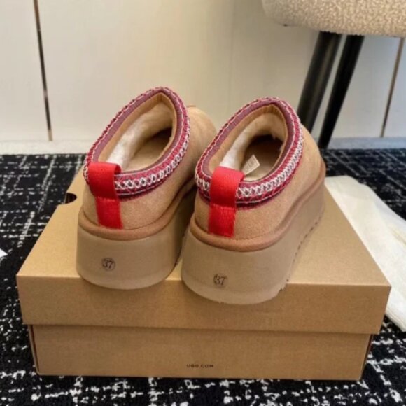 UGG classic super mini platform boots - Picture 8 of 9